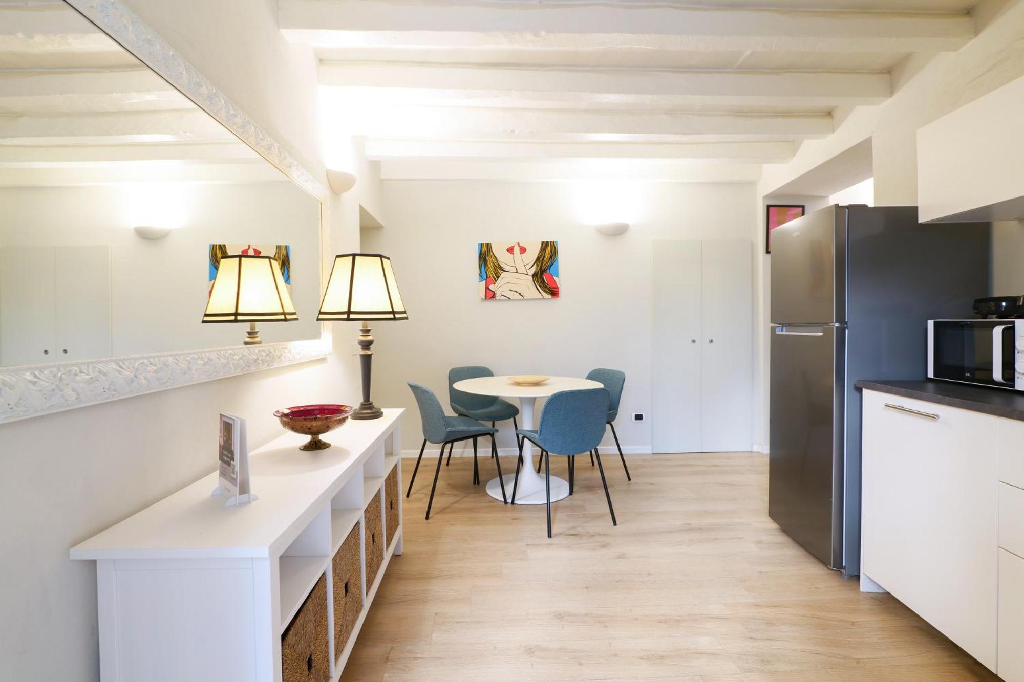 Elegant Rosales Apt. Milan Luaran gambar